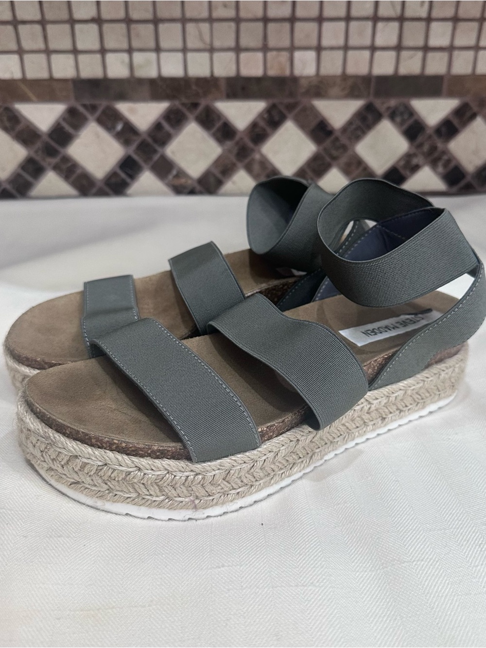 Steve Madden Gray Green Ankle strap Slip On sandal Espadrilles Platform Heel 7
